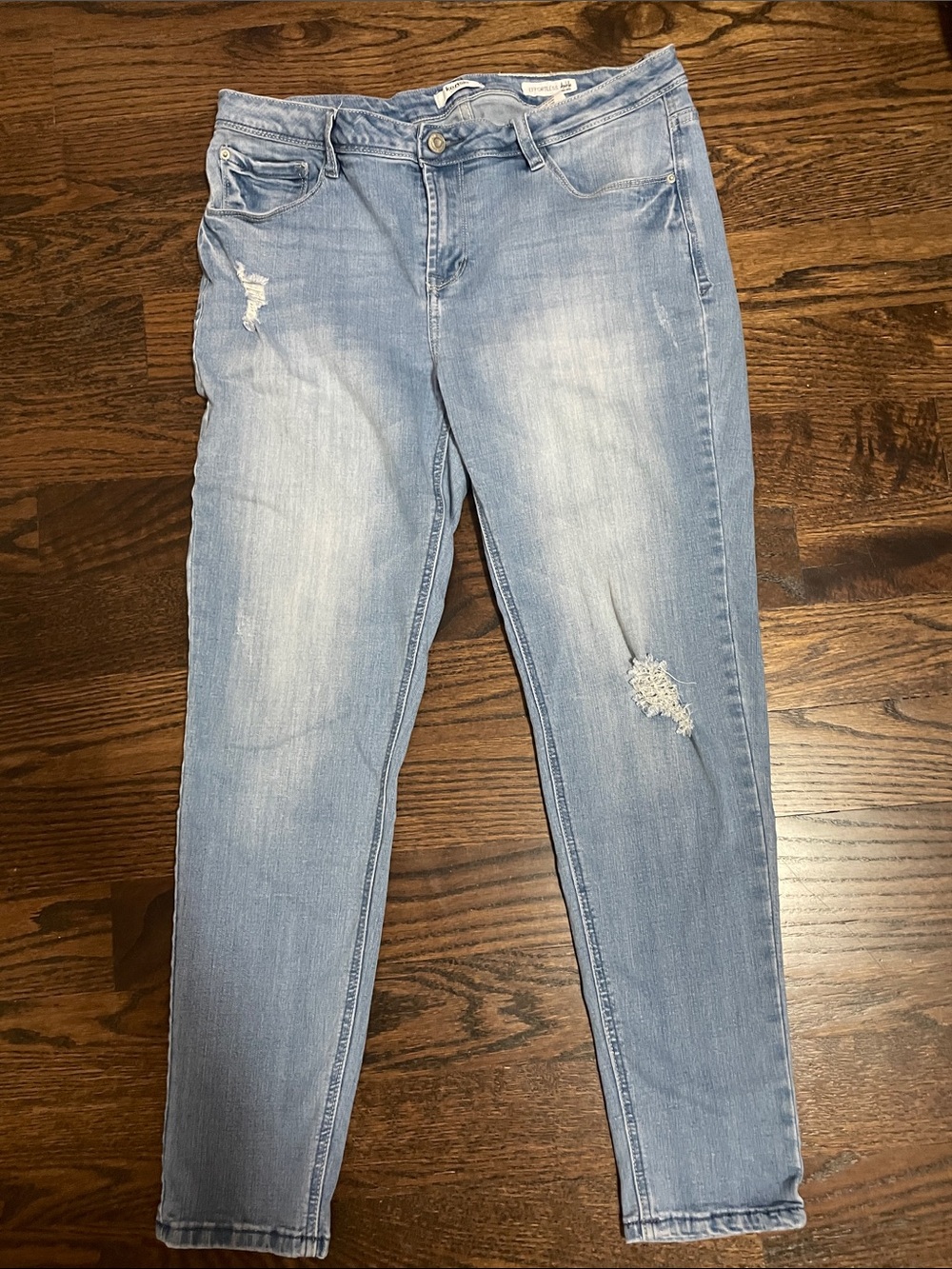 Kensie Light Blue Skinny Jeans with Distressed Details 12/31